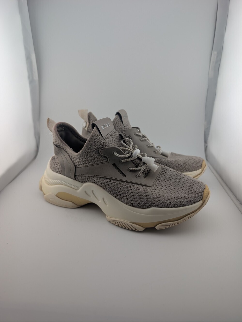 Steve Madden Women's Size 6.5 Myles NY90 Chunky Taupe Gray Sneakers MYLE01S1